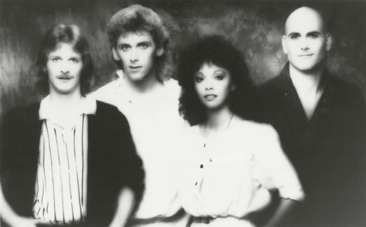 1-800 Photo Courtesy of Richard Evans