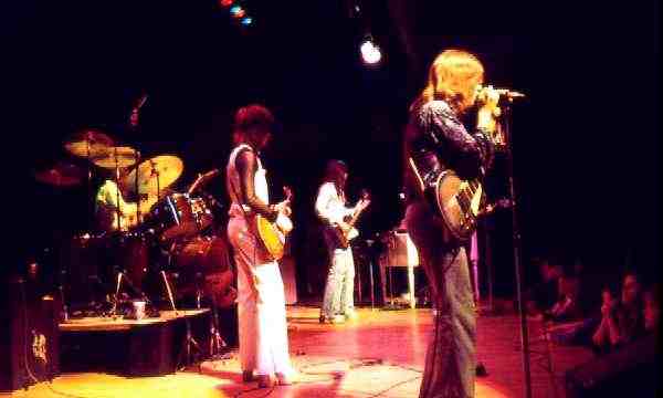 Child photo by Richard Green taken at the Seattle Center Mural Amphitheatre